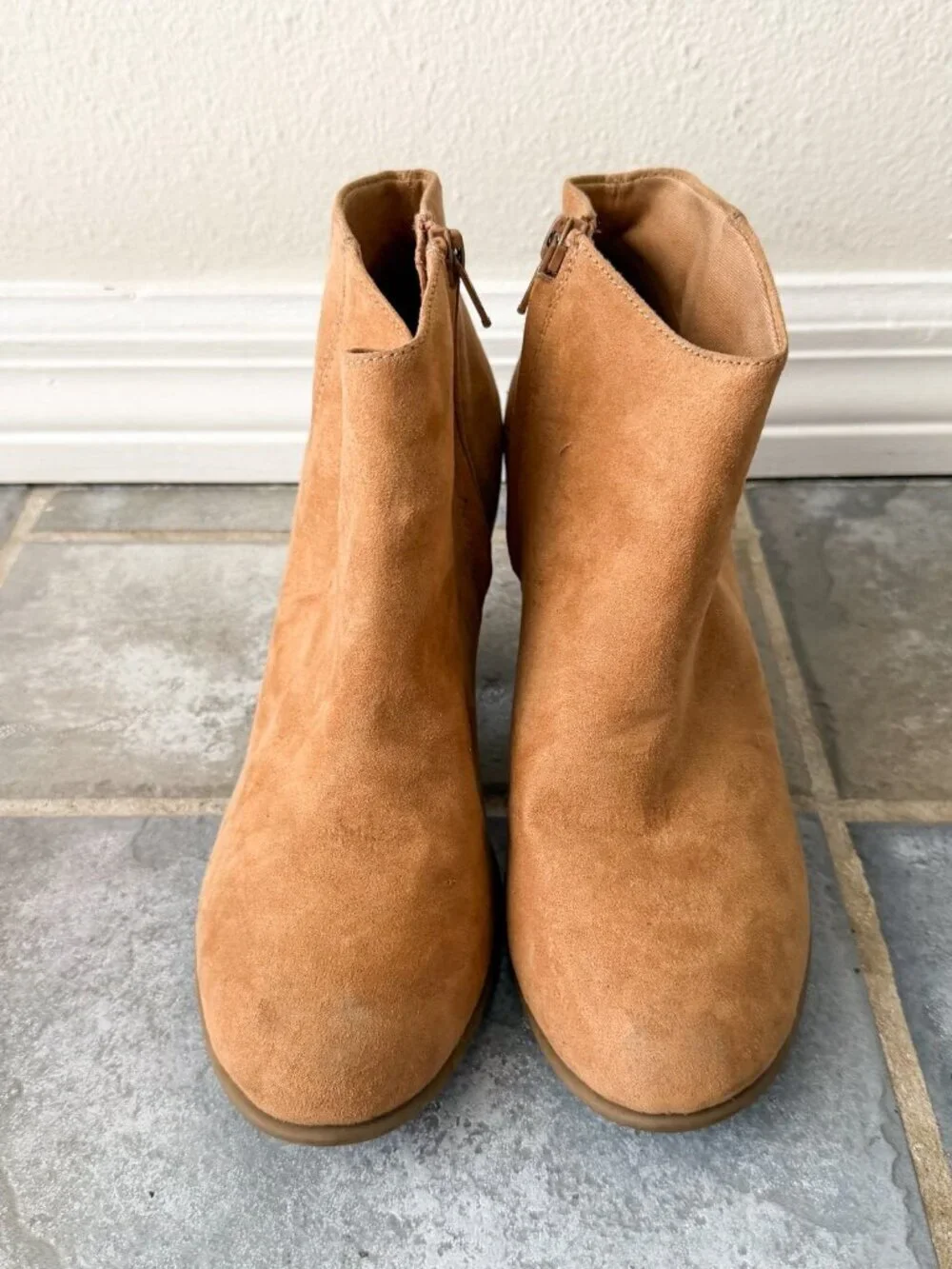 Old Navy Tan Faux Suede Ankle Booties Block Heel Women’s Size 8